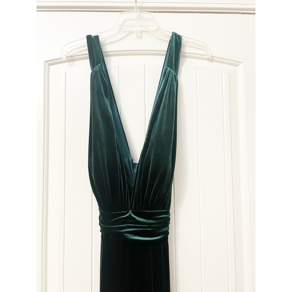 Revelry Dylan Velvet Dress Emerald - Picture 7 of 12
